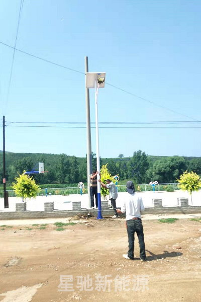 保定太陽能路燈批發(fā)價格4米多少錢